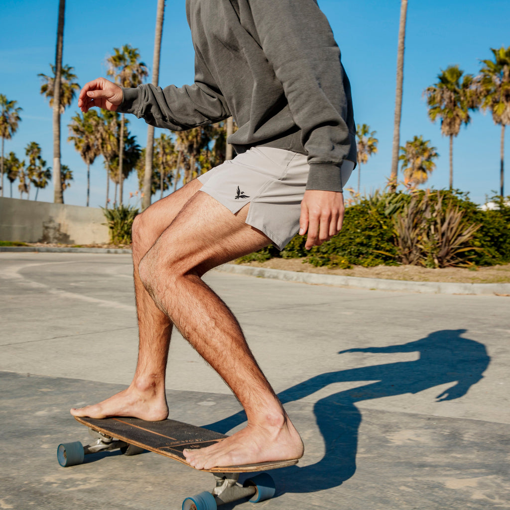 YOGA CROW MENS FLOW SHORTS - Aluminum