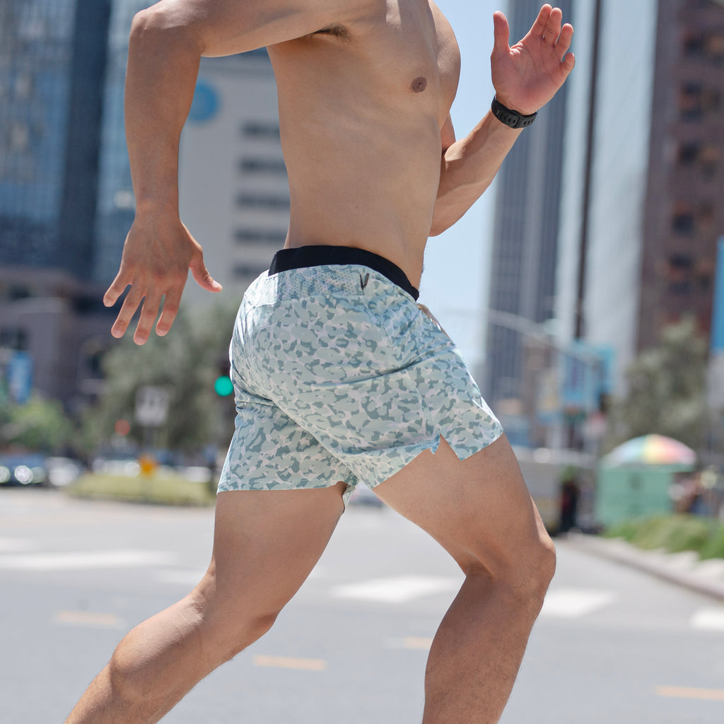 YOGA CROW MENS FLOW SHORTS - Lichen