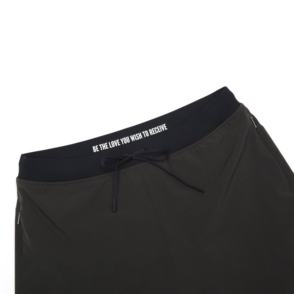 YOGA CROW MENS FLOW SHORTS - Faded Black